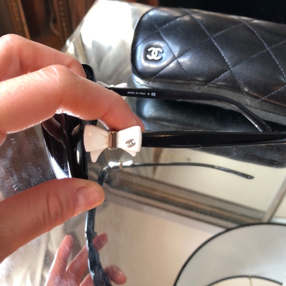 Chanel bow sunglasses - Picture 3 of 7